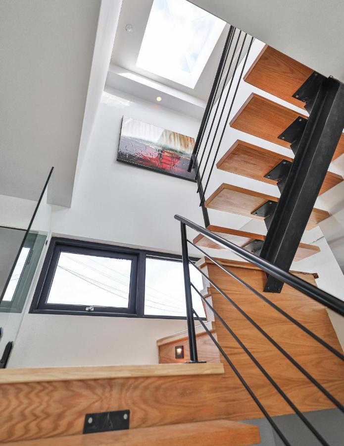 New Modern 1400 Sq Ft Coach House Near Everything Toronto Dış mekan fotoğraf