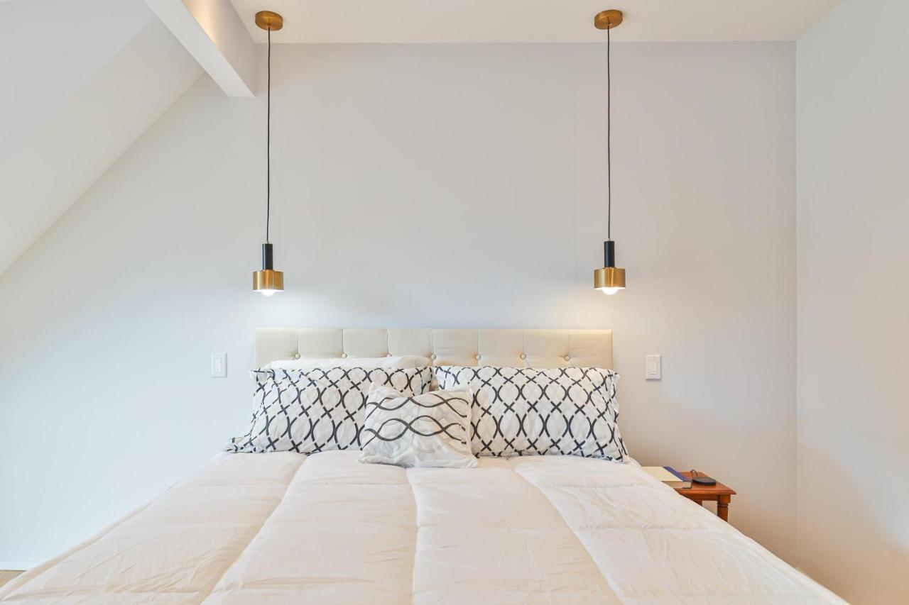 New Modern 1400 Sq Ft Coach House Near Everything Toronto Dış mekan fotoğraf